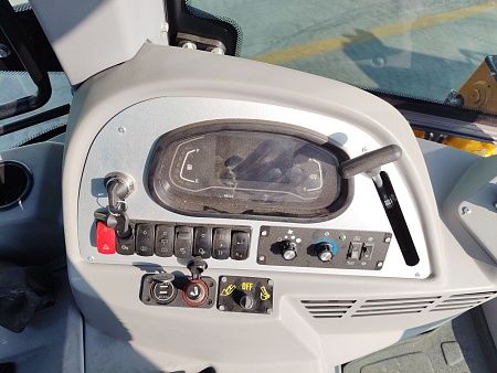  Экскаватор-погрузчик HYPER H695F арт. 10000018 низкие цены 